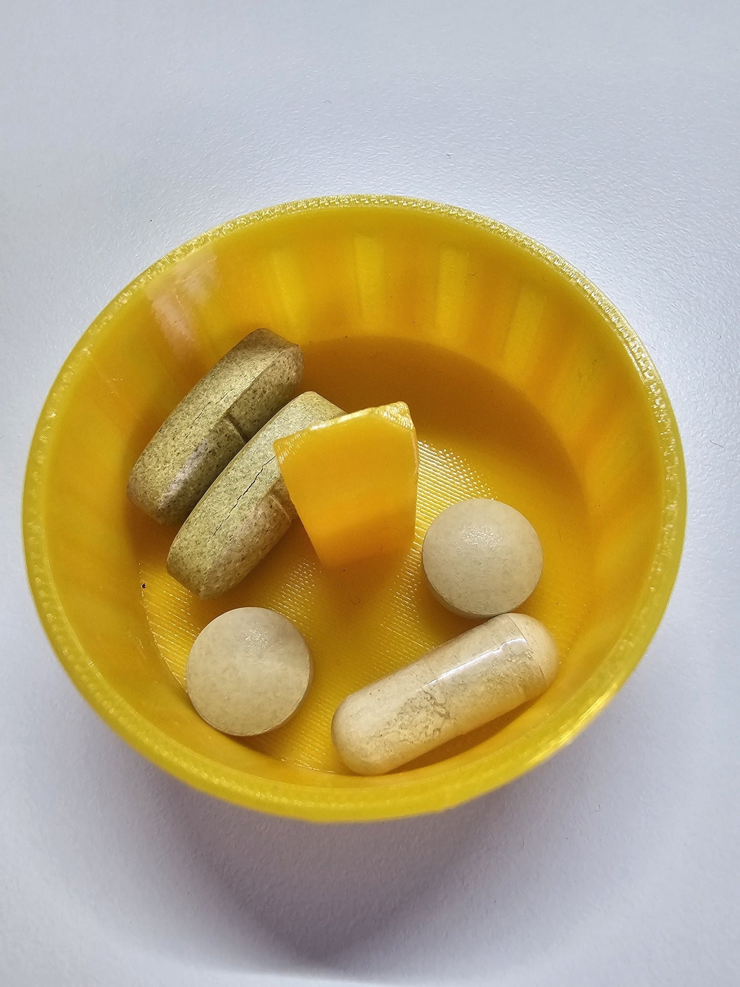 Yellow Base - Goldie Glenn (Pill Pop)