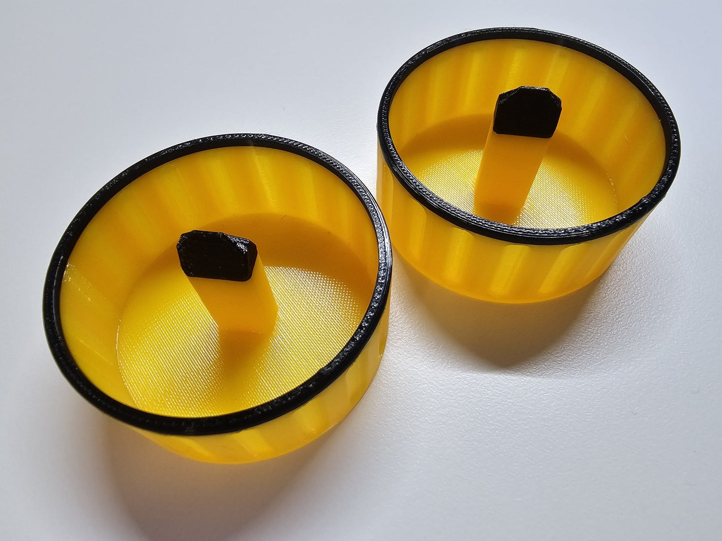 Yellow Base Black Tip - Bumble Bee (Pill Pop)